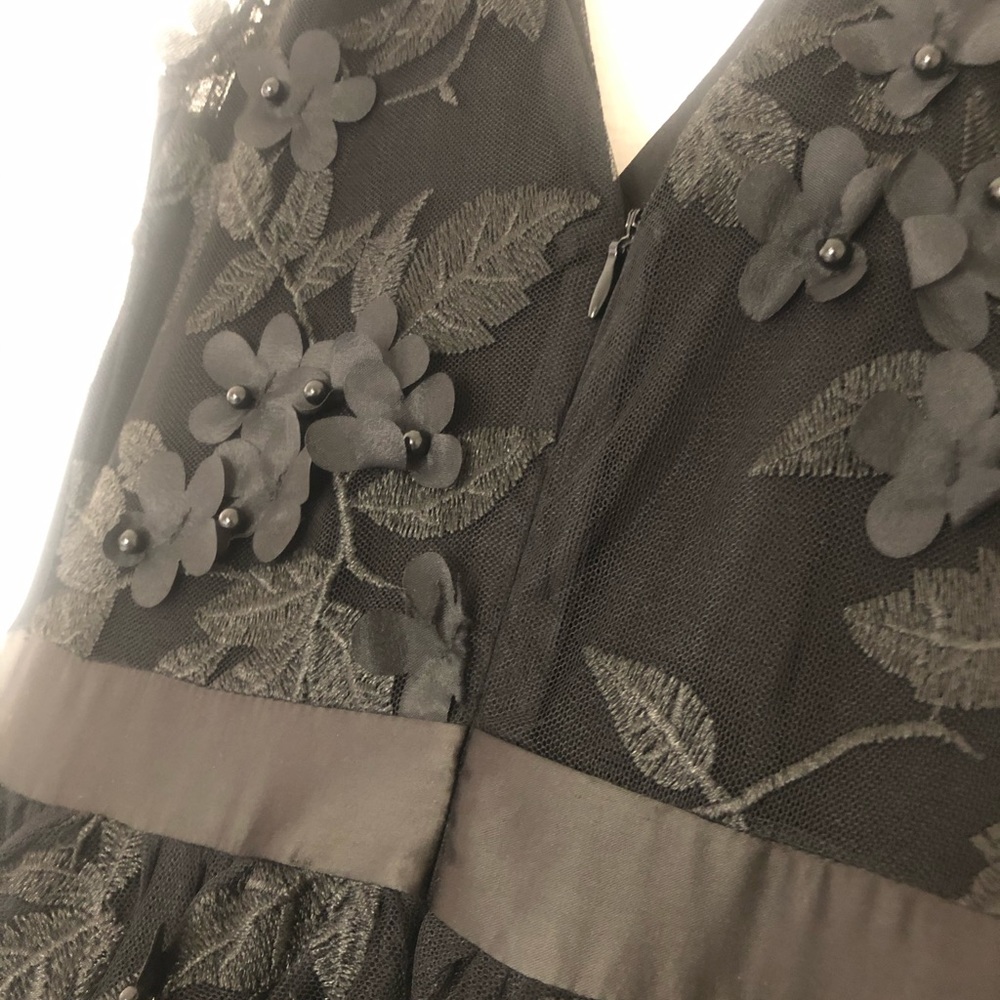 Laundry By Shelli Segal Black Prom Gown - Picture 4 of 11